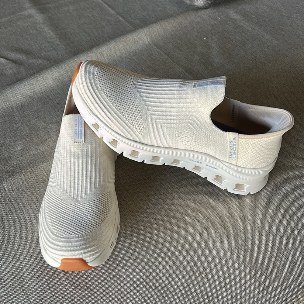Skechers Slide-Step Sneakers Cream Color 8.5 - Picture 2 of 9
